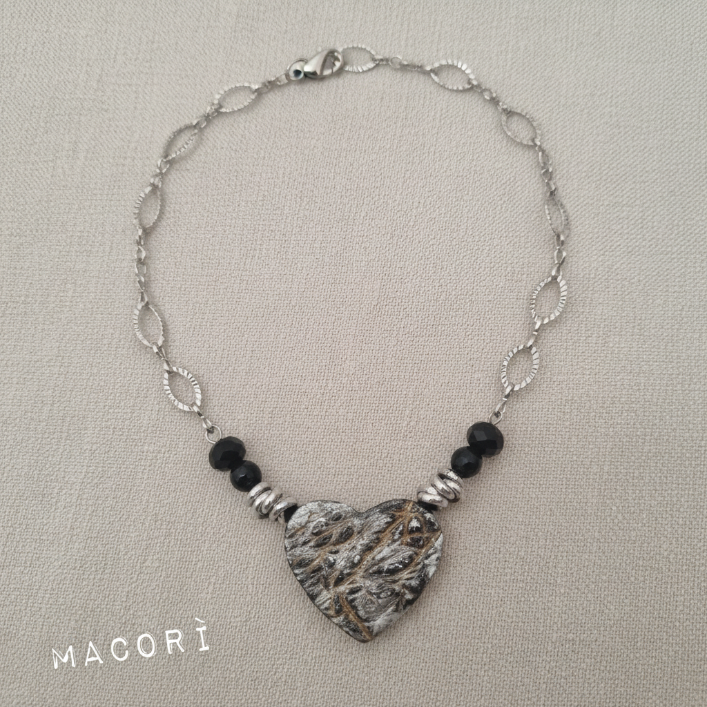 Collana Cuore di Notte dettaglio completo