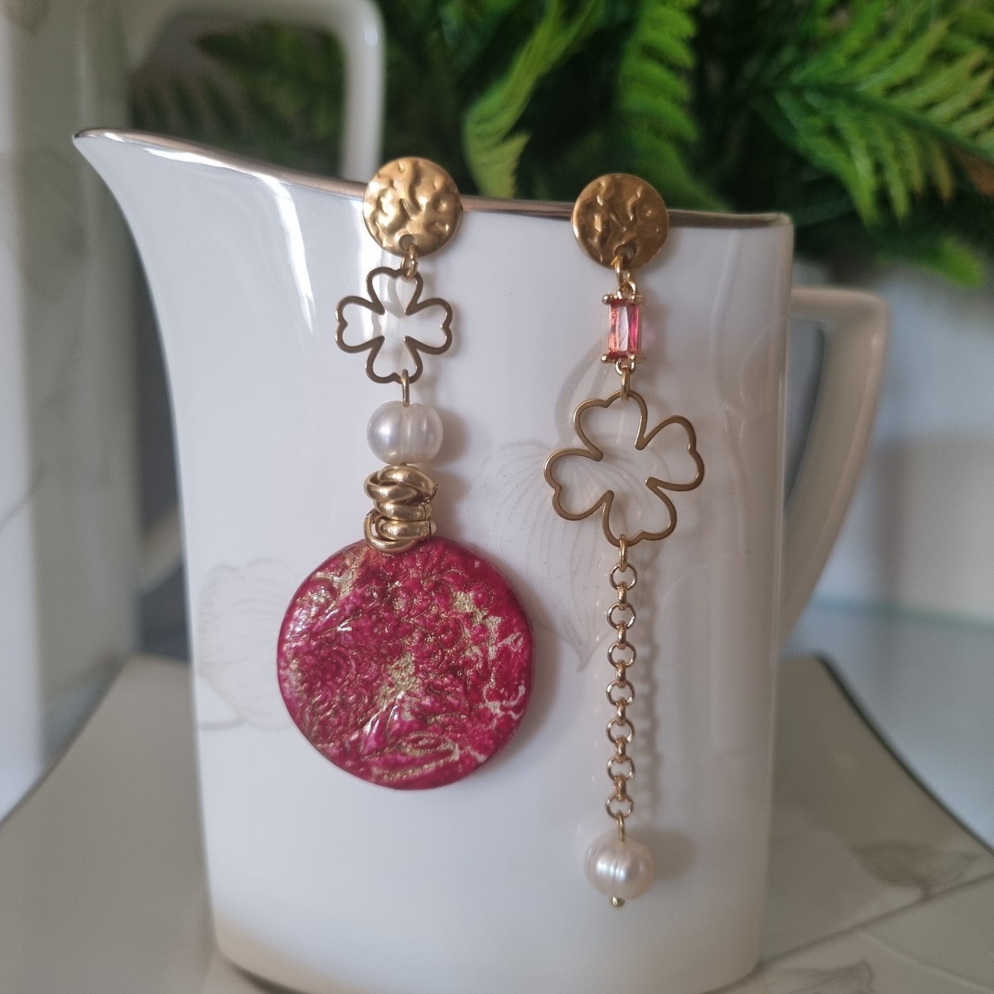 Orecchini Asimmetrici Fior d'Oriente con Perle e Cristalli - Gioielli Artigianali Oro