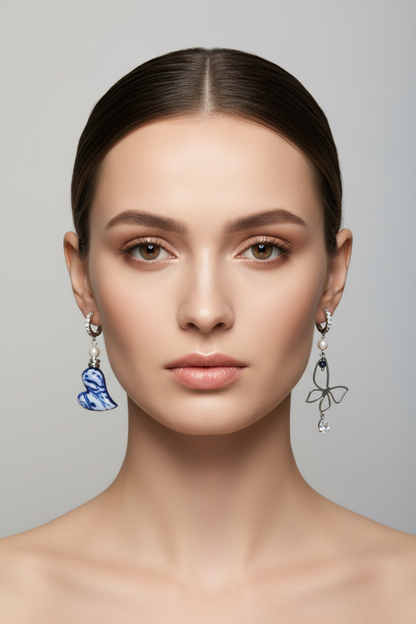 Modella con orecchini asimmetrici