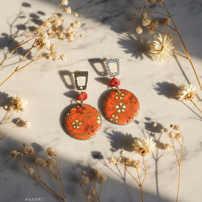 Orecchini Macorì su sfondo elegante