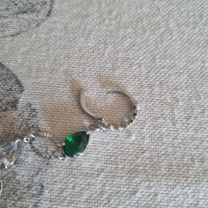 Orecchini pendenti verdi eleganti fatti a mano – Gioielli artigianali in cristallo e acciaio inox