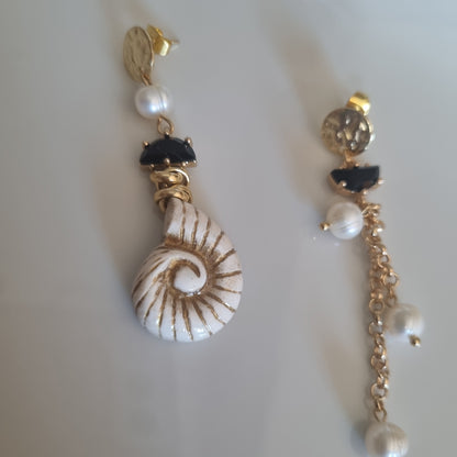 Orecchini asimmetrici “Perle di Mare”