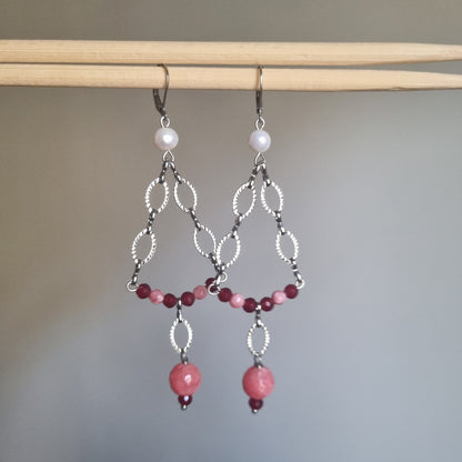 Orecchini Chandelier "Rosa Perla" - Acciaio inox antiallergici, Perle e Pietre Rosa