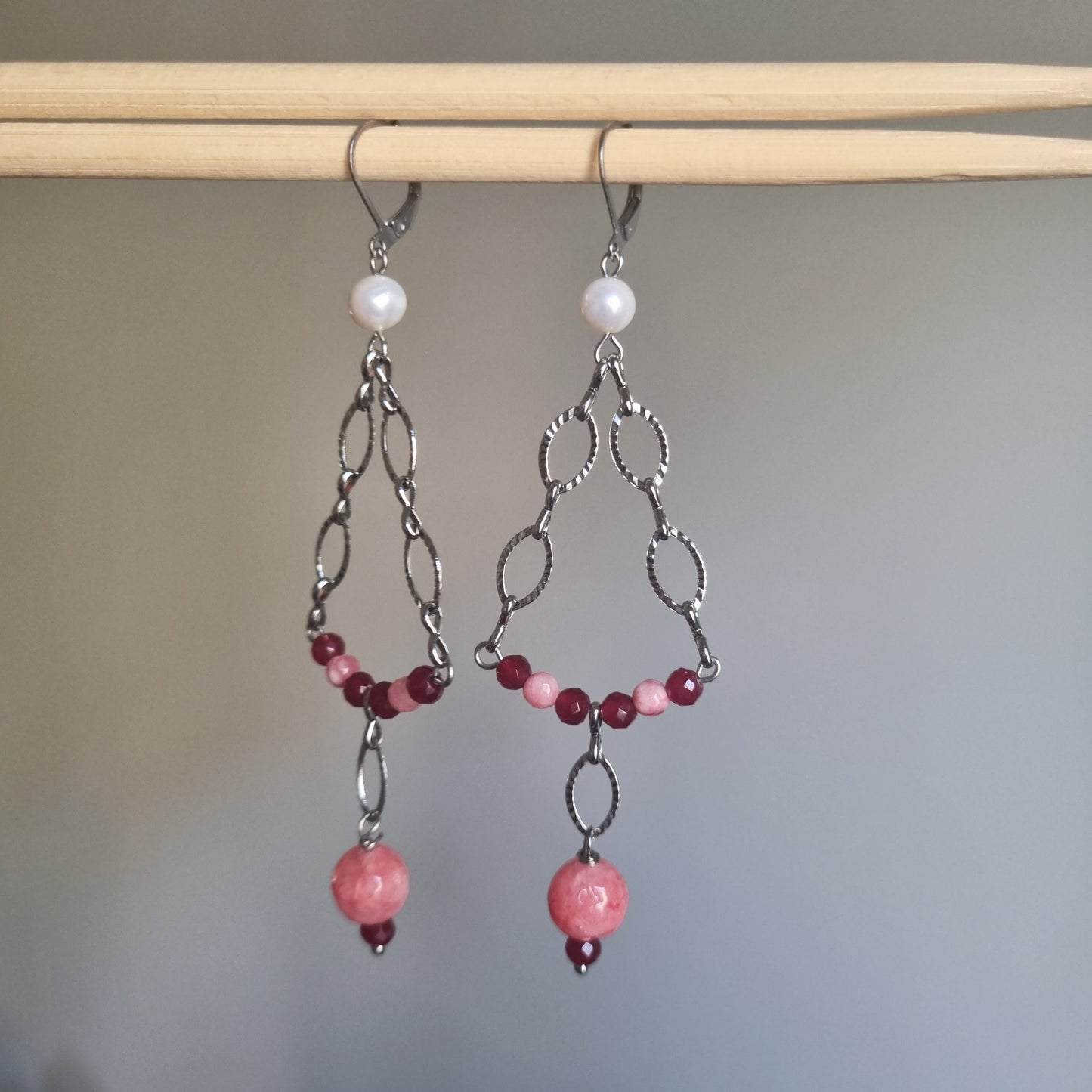 Orecchini Chandelier "Rosa Perla" - Acciaio inox antiallergici, Perle e Pietre Rosa