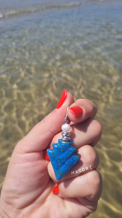 Orecchini Artigianali Asimmetrici con Pietre Naturali Blu e Perla "Blue Harmony" – Gioielli Unici Fatti a Mano