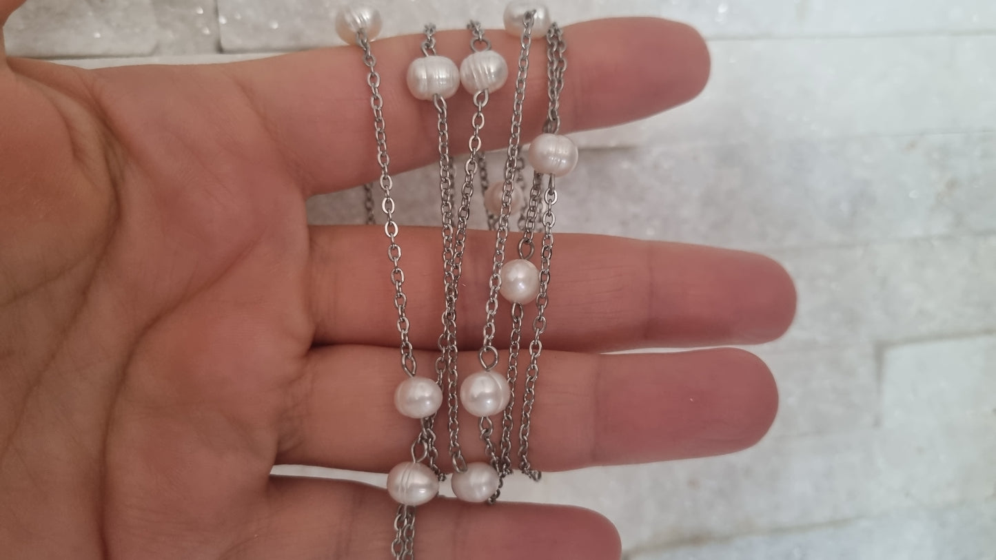 Collana lunga con perle di fiume