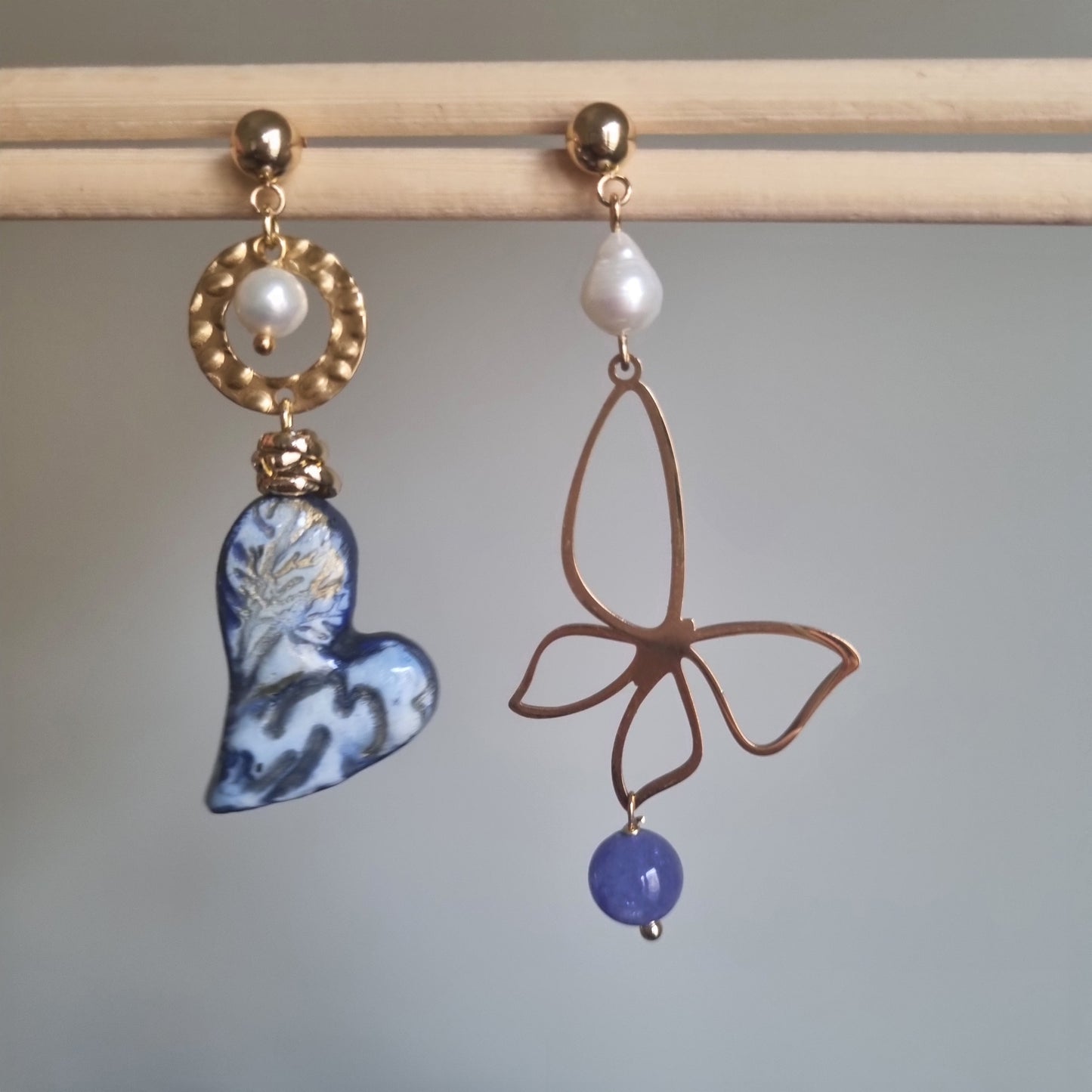 Tris Orecchini blu e oro CUORI Preziosi - Perle Naturali - acciaio inox anallergici - Artigianali