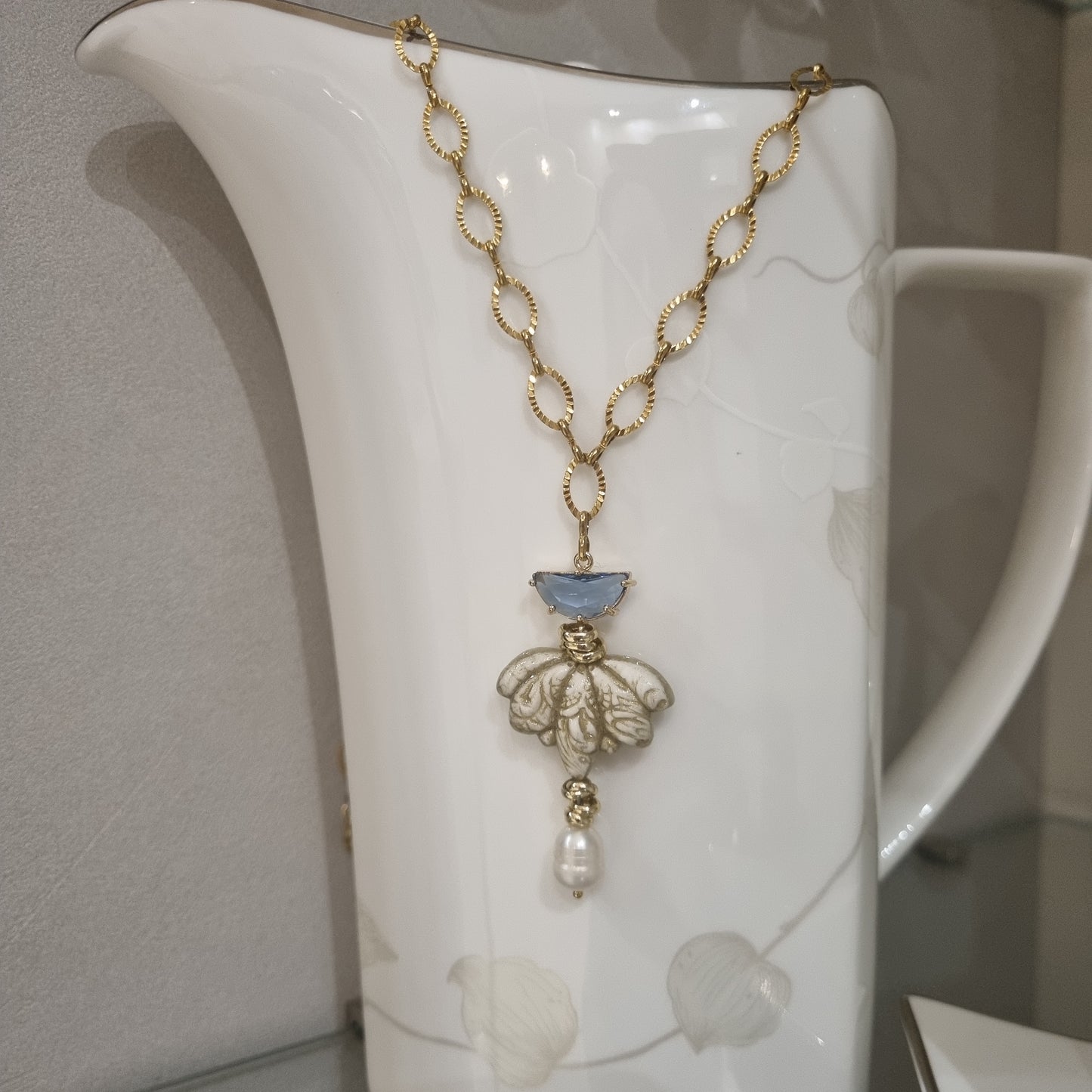 Collana Artigianale "Lotus Dream" Ceramica e Perla Barocca - Gioiello Fatto a Mano Italia