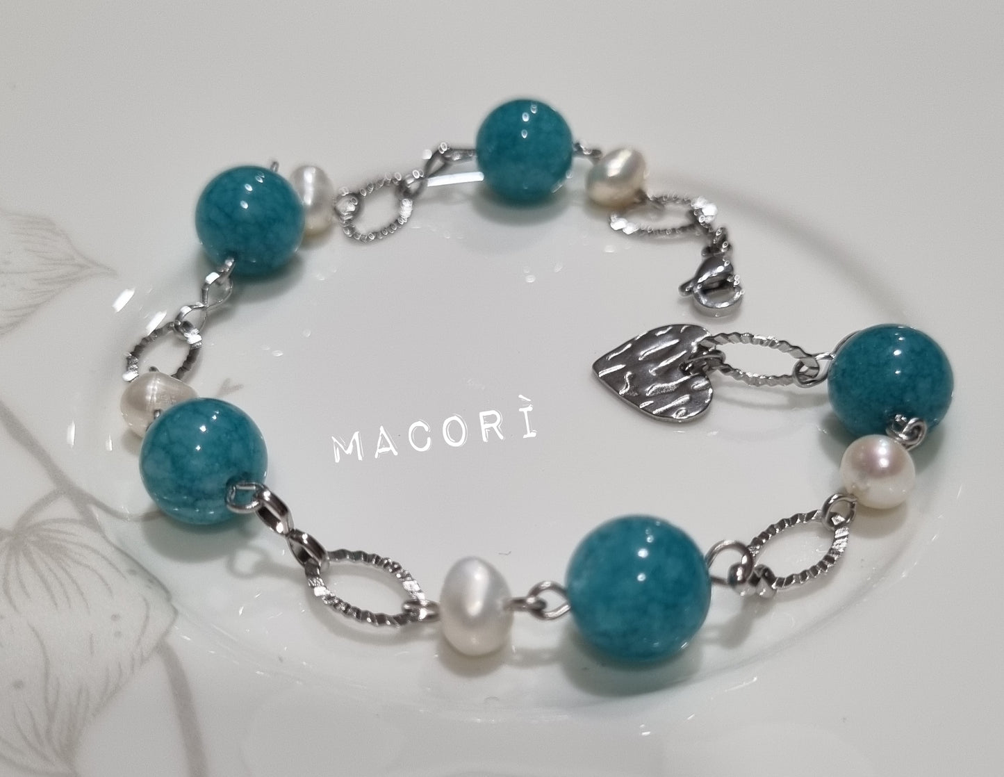 Bracciali con pietre dure e perle