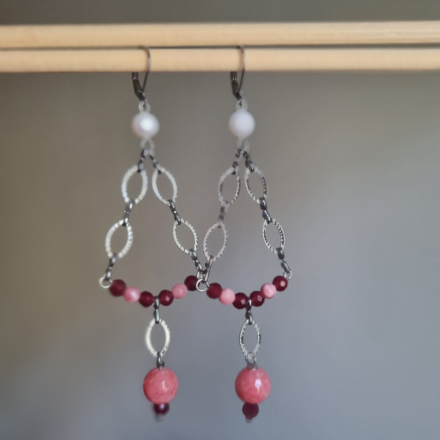 Orecchini Chandelier "Rosa Perla" - Acciaio inox antiallergici, Perle e Pietre Rosa