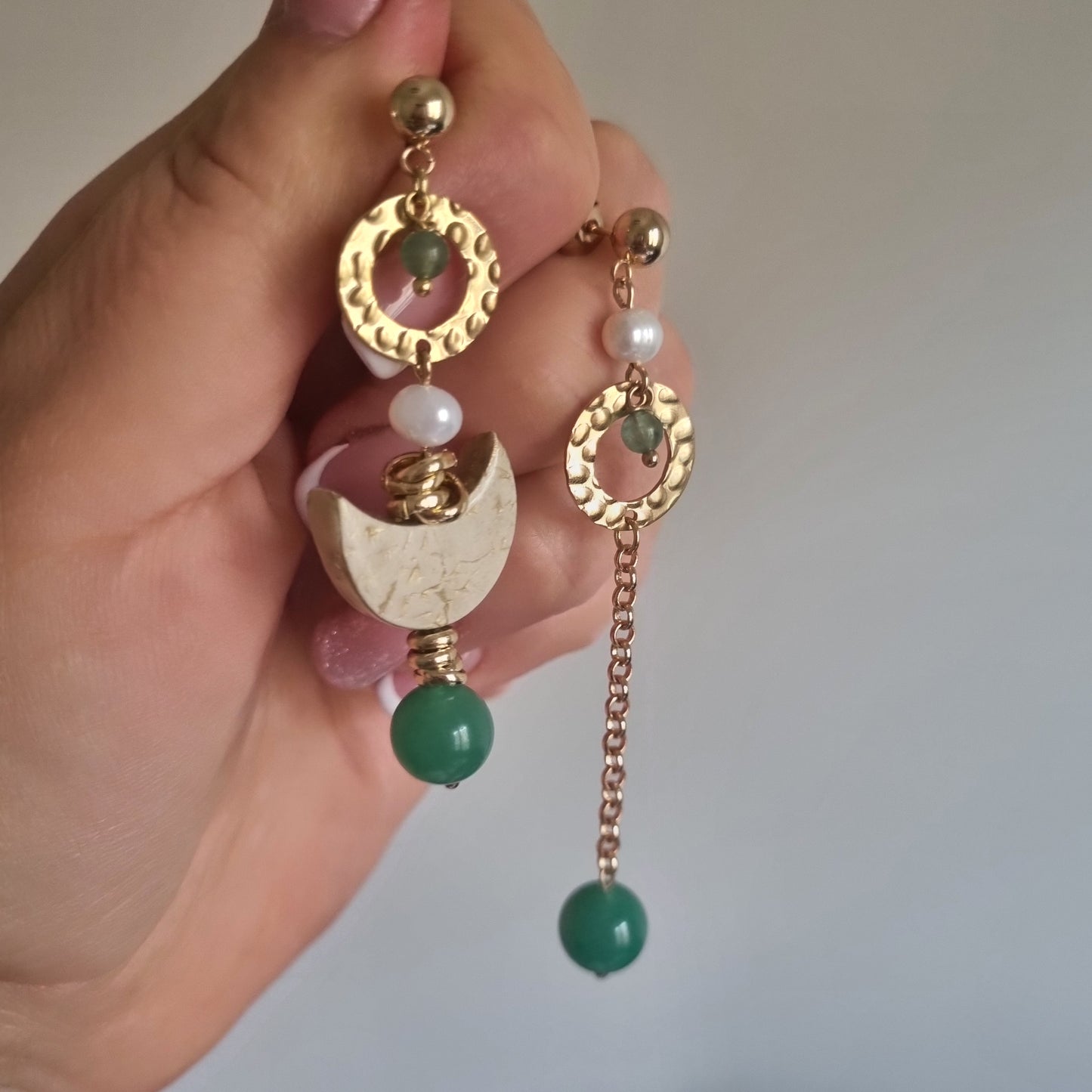 Orecchini Asimmetrici Sole e Luna - Ceramica Artigianale e Perle