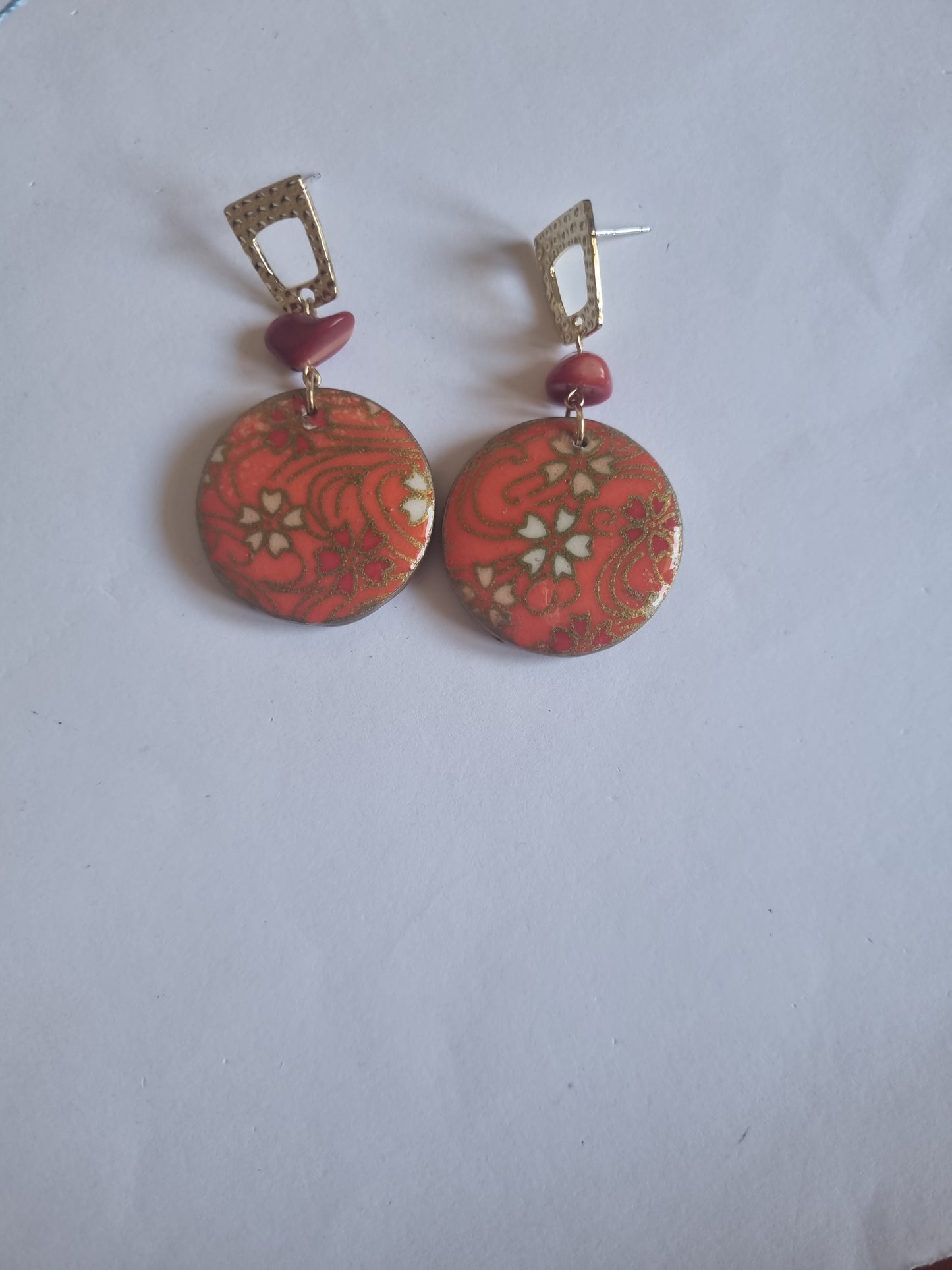 Orecchini Pendenti Corallo Fiorito - Gioielli Artigianali in Legno Dipinto a Mano