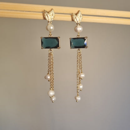Orecchini Pendenti Foglia con Cristallo Blu e Perle Naturali