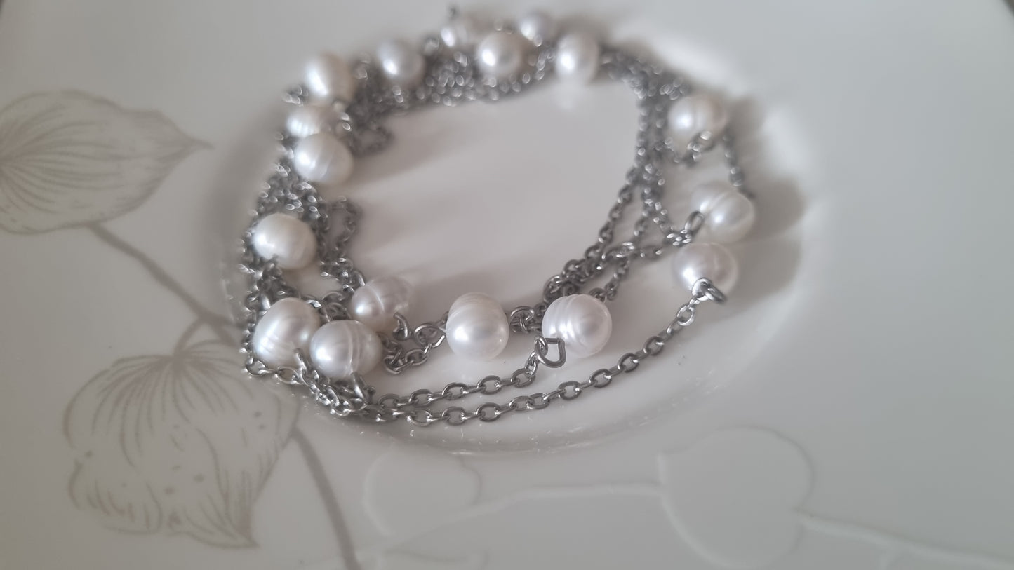 Collana lunga con perle di fiume