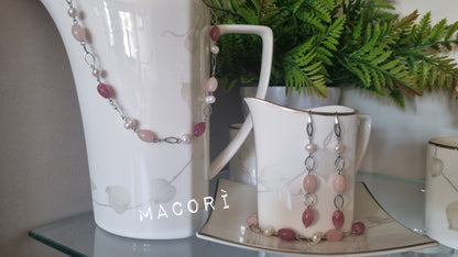 Parure Armonia Rosa - Collana, bracciale e orecchini in pietre dure e perle naturali"