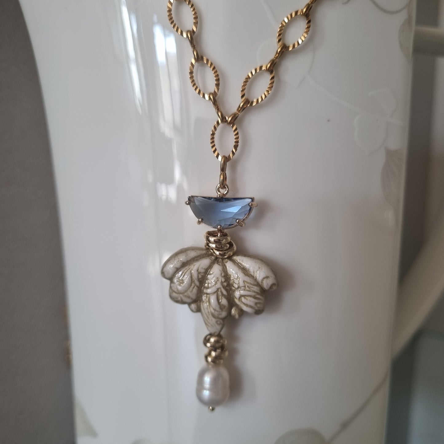 Collana Artigianale "Lotus Dream" Ceramica e Perla Barocca - Gioiello Fatto a Mano Italia